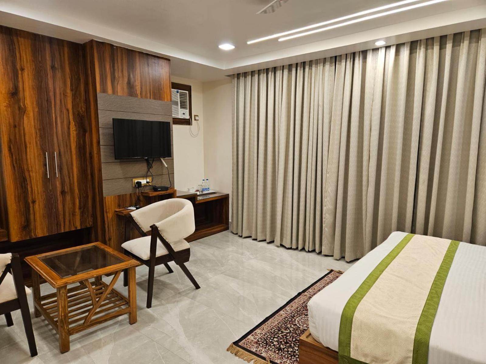 דאוגהאר Hotel Maa Laxmi Palace מראה חיצוני תמונה
