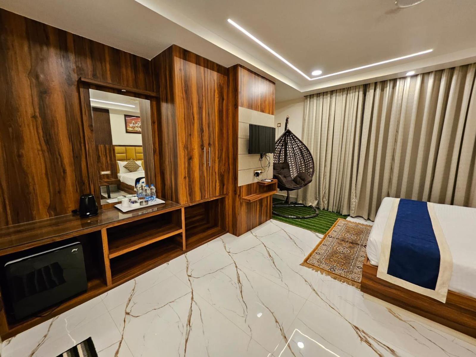 דאוגהאר Hotel Maa Laxmi Palace מראה חיצוני תמונה