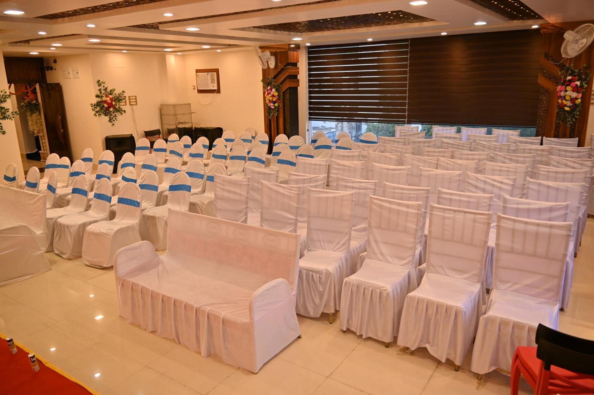 דאוגהאר Hotel Maa Laxmi Palace מראה חיצוני תמונה