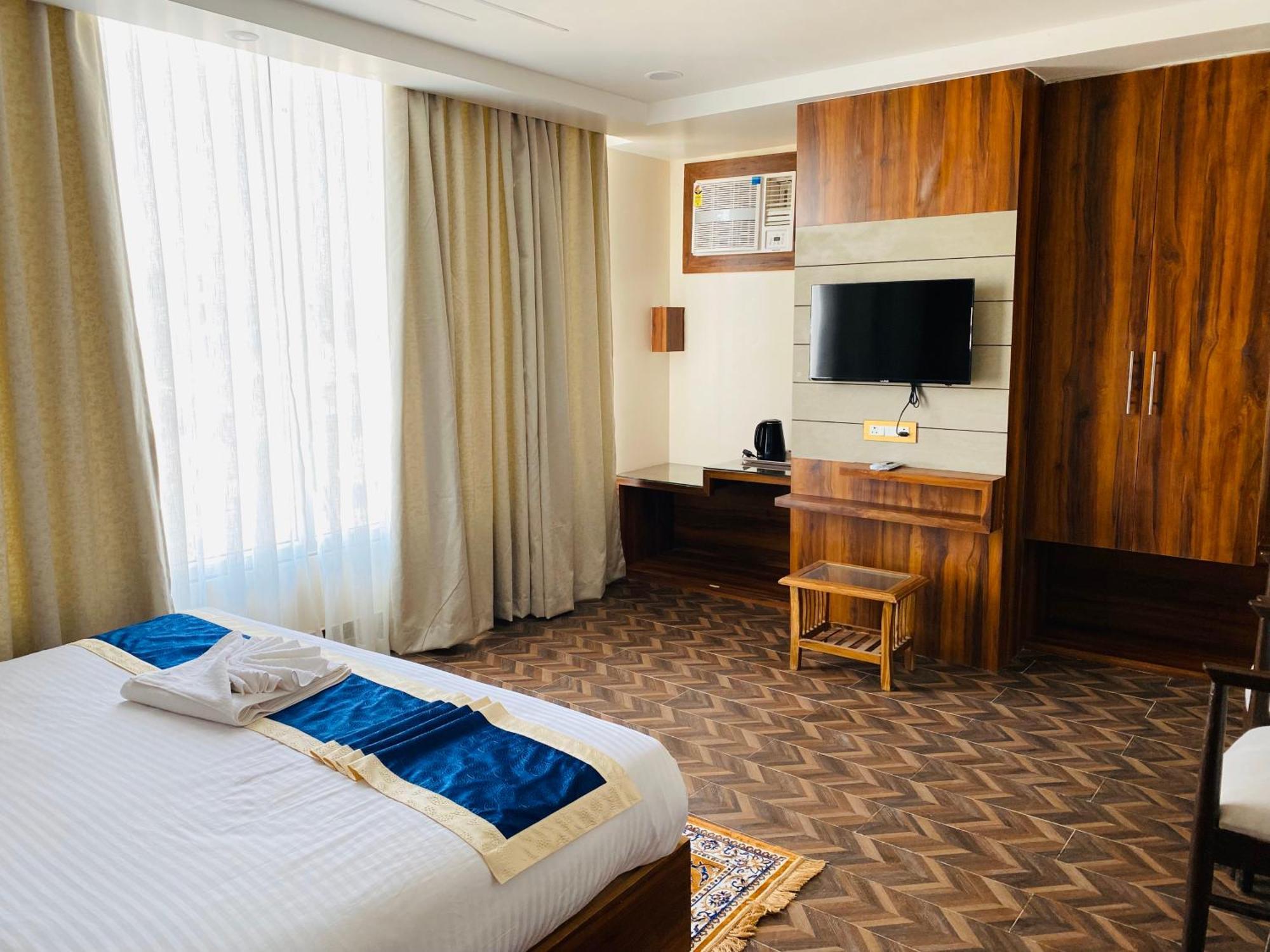 דאוגהאר Hotel Maa Laxmi Palace מראה חיצוני תמונה