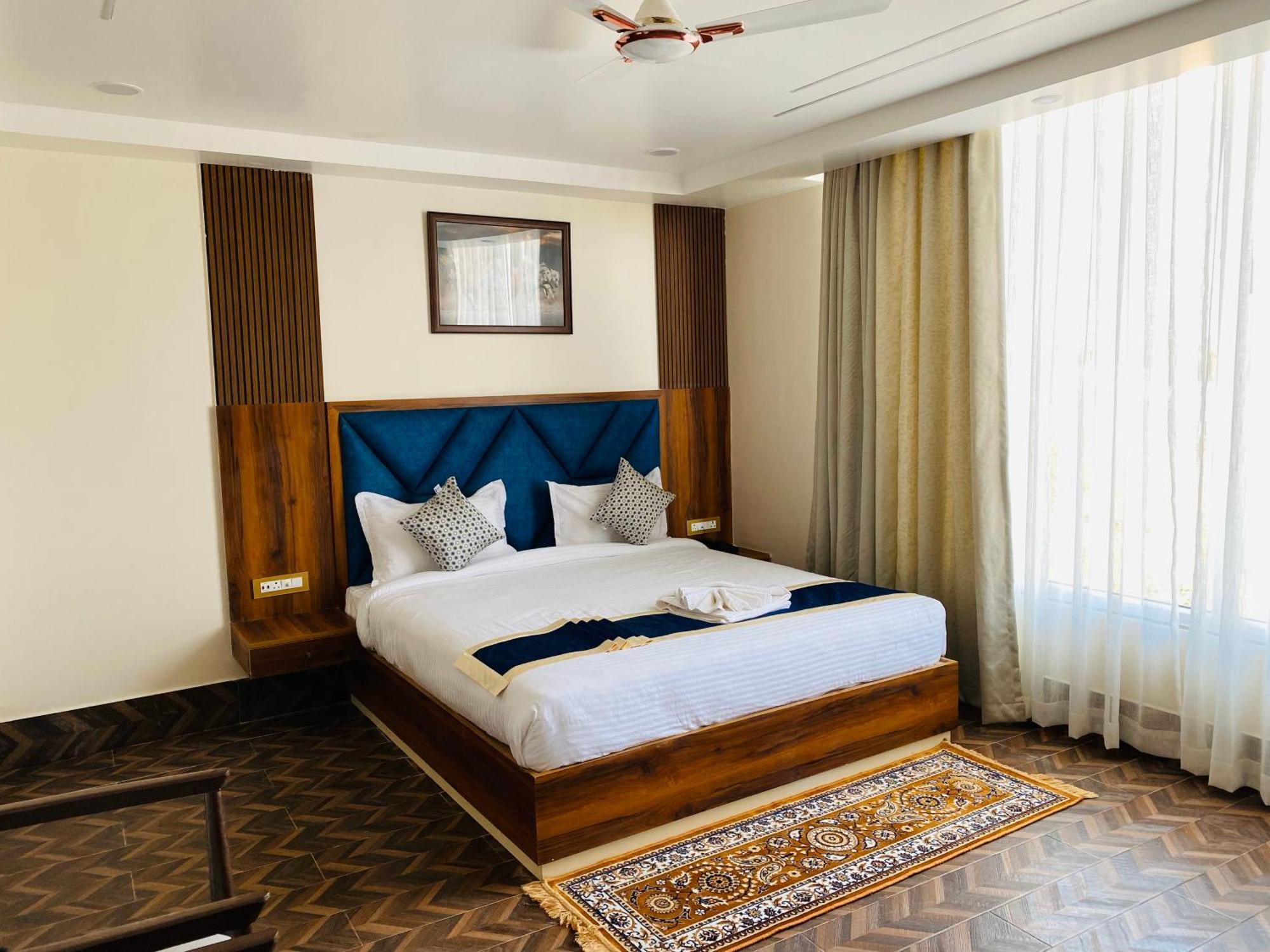 דאוגהאר Hotel Maa Laxmi Palace מראה חיצוני תמונה
